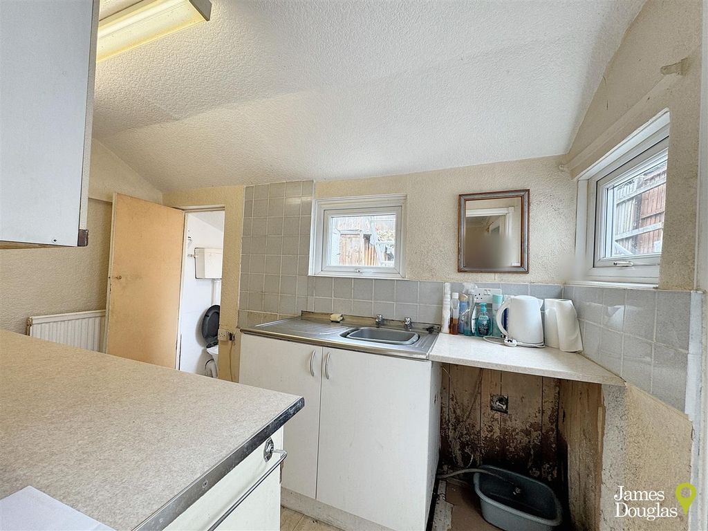 Property photo 3 of 21 Img_5666_Blurred.Jpg