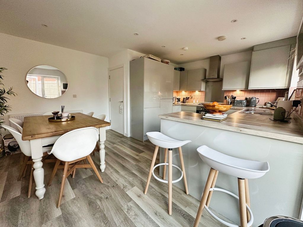 Property photo 2 of 15 Kitchen/Diner With Breakfast Bar