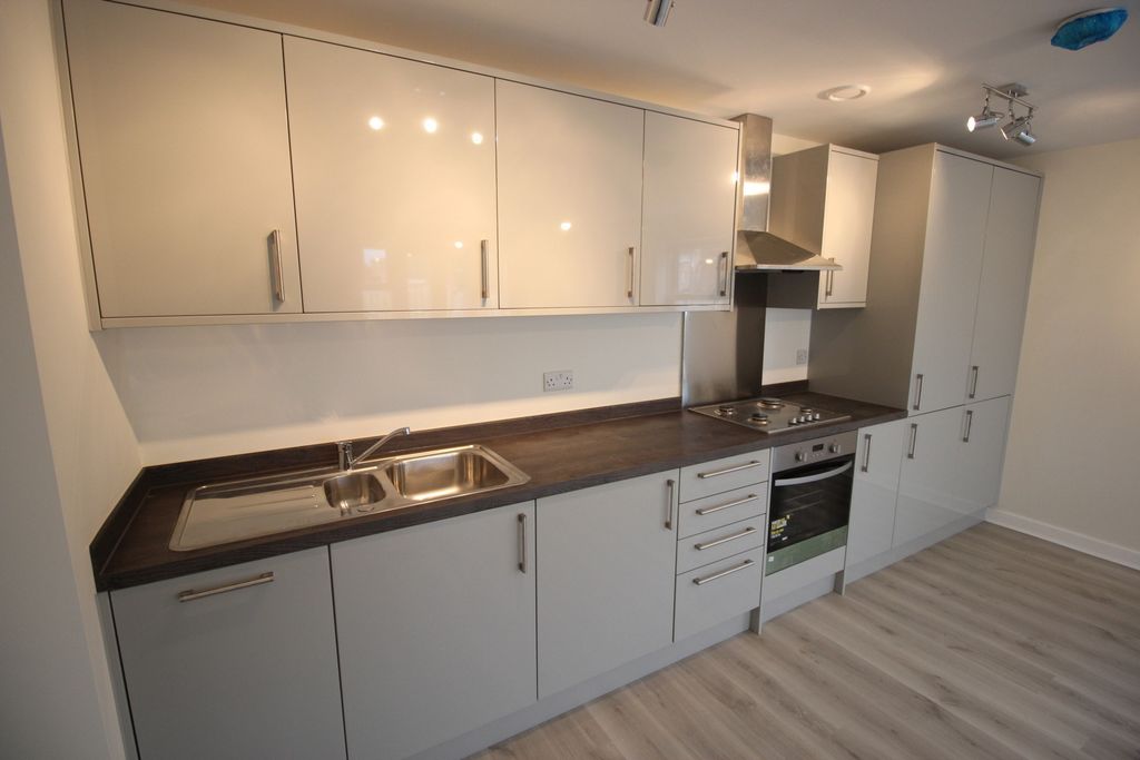 Property photo 3 of 12 Photo 4