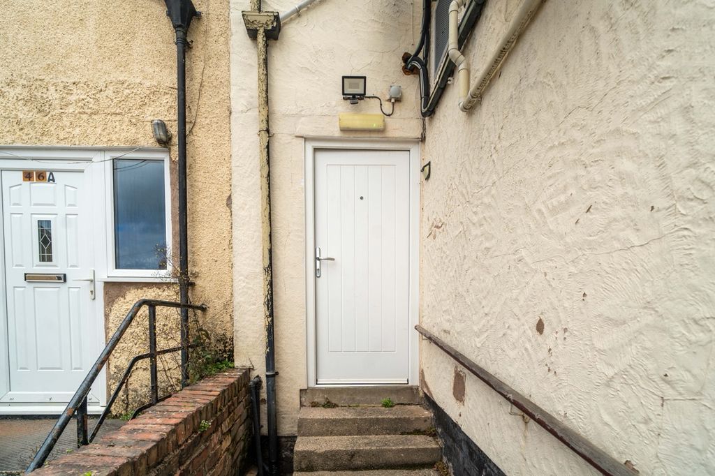 Property photo 2 of 39