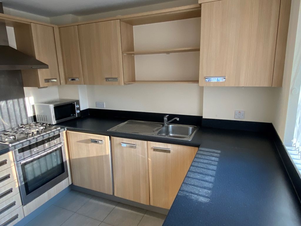 Property photo 3 of 5 Kitchen