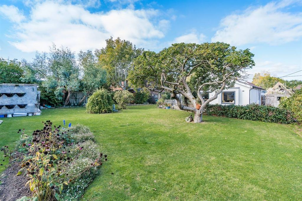 Property photo 3 of 31