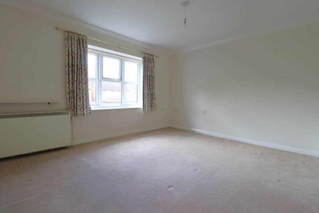 Property photo 3 of 13