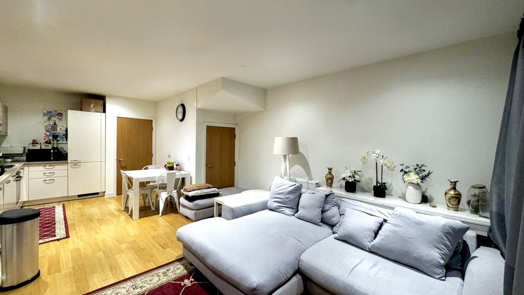 Property photo 2 of 9