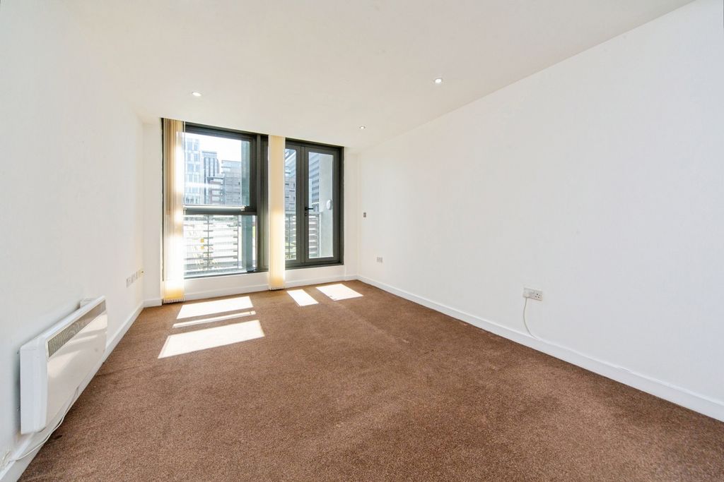 Property photo 1 of 16 Pbox-Img.Jpg