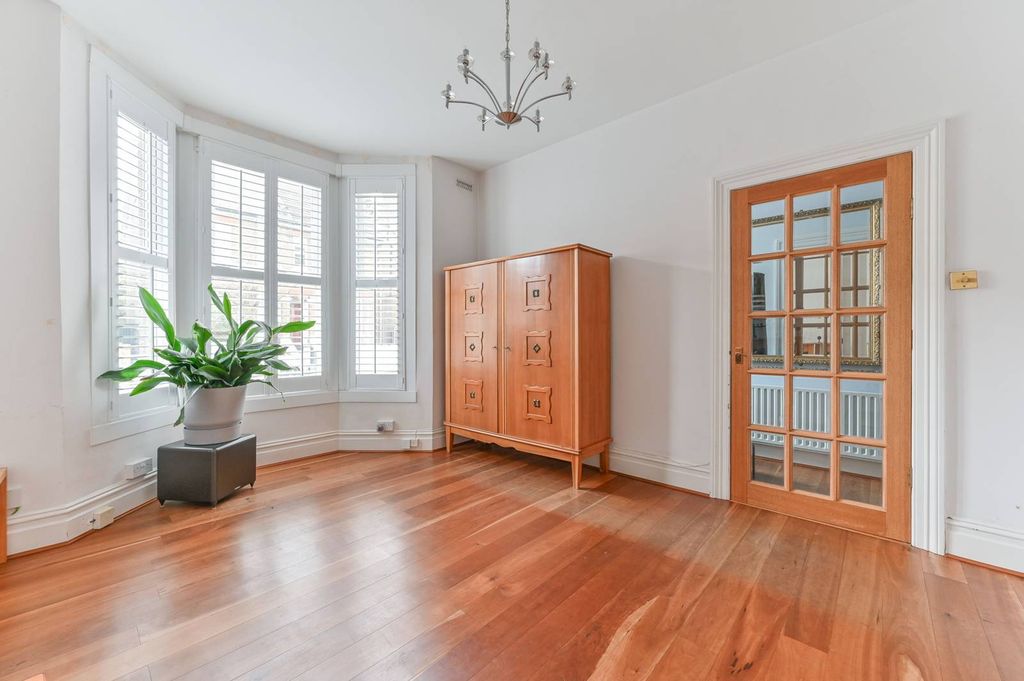 Property photo 1 of 25