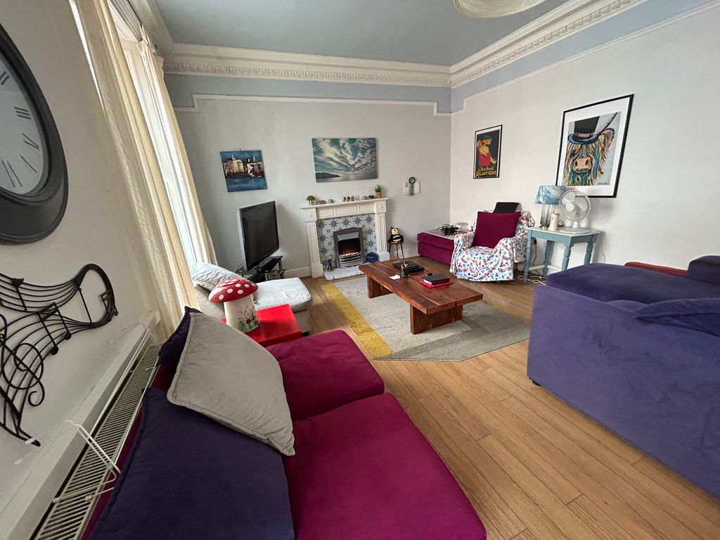 Property photo 2 of 14 Image00013