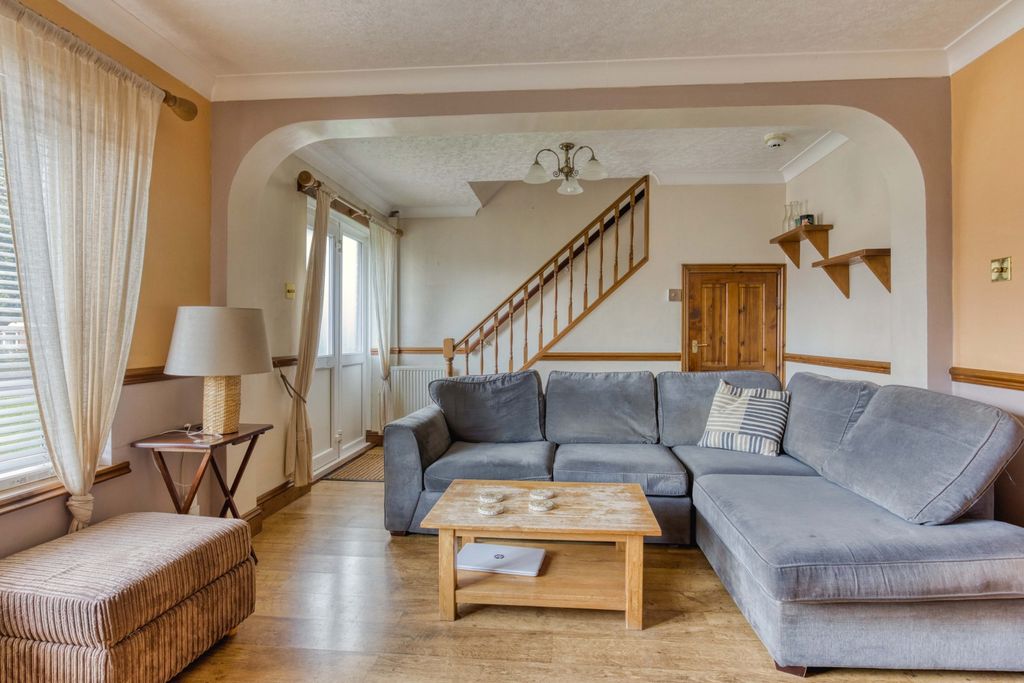 Property photo 3 of 16 Ewemove Taunton Bacon Drive (2)