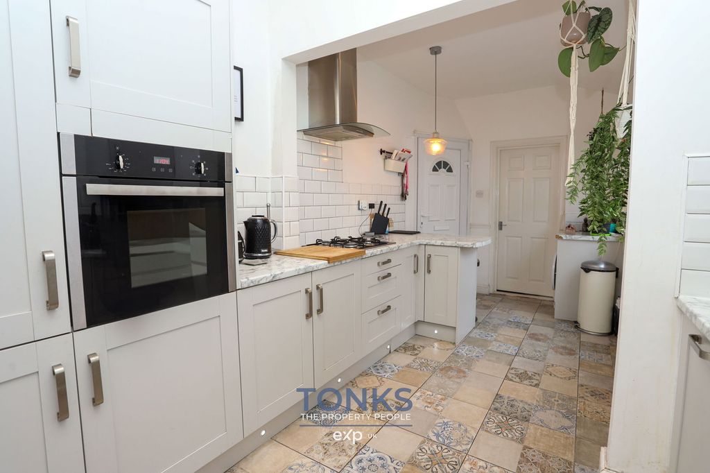 Property photo 2 of 17