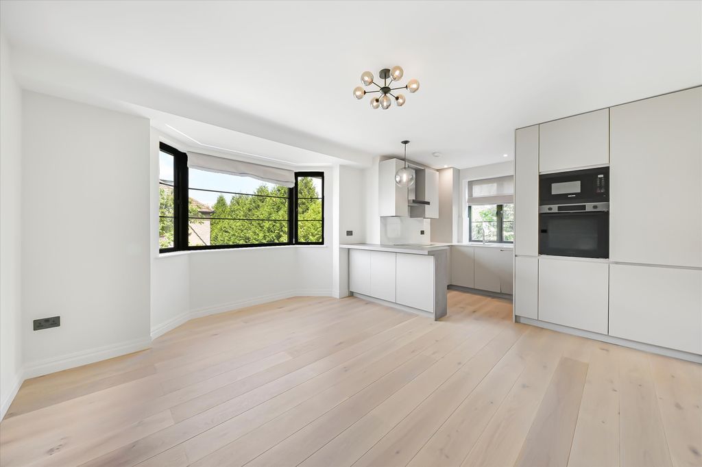 Property photo 3 of 12 Image