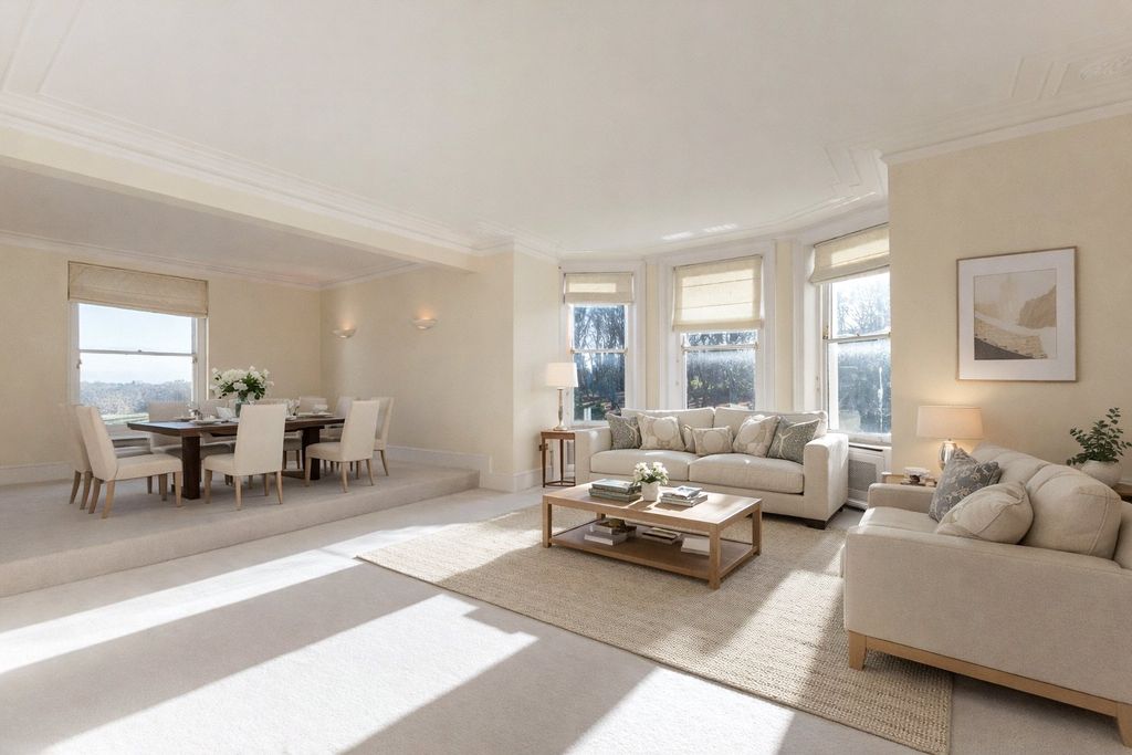 Property photo 2 of 18 Living/Dining Room