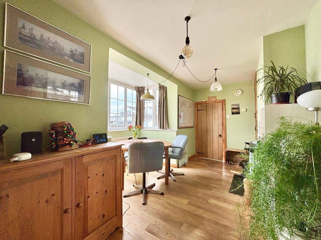 Property photo 2 of 21