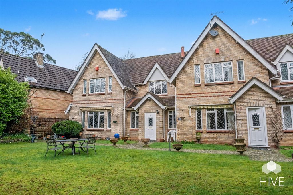 Property photo 2 of 27