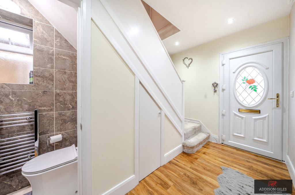 Property photo 3 of 20 Photo 6