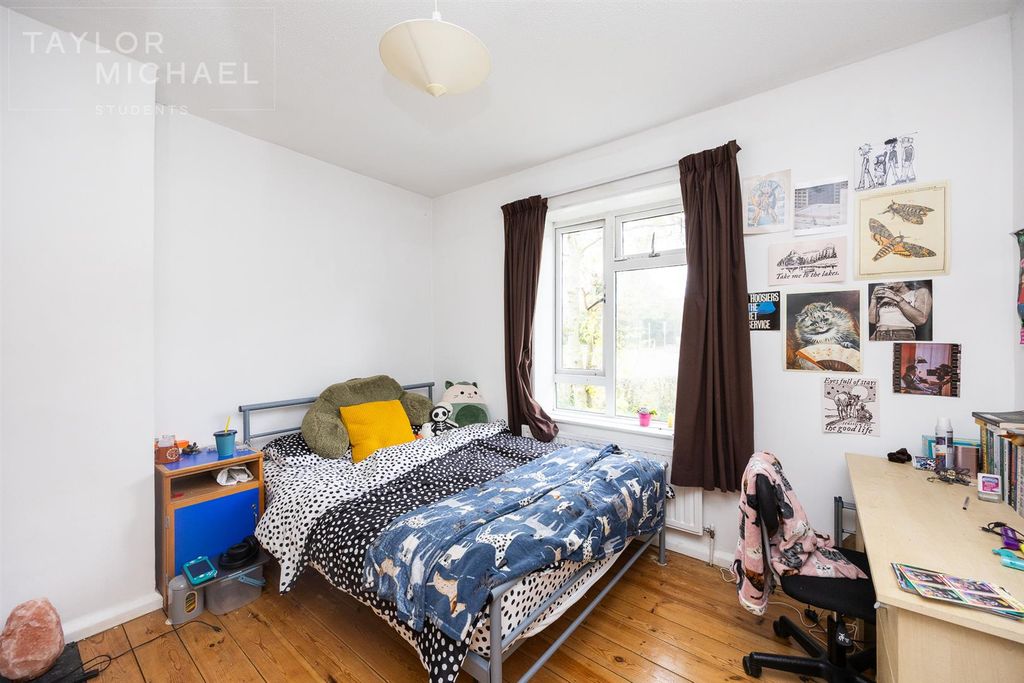 Property photo 3 of 13 Bedroom