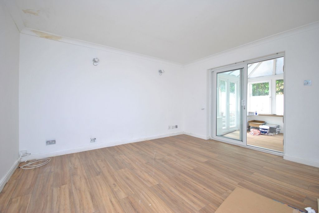 Property photo 2 of 9 1