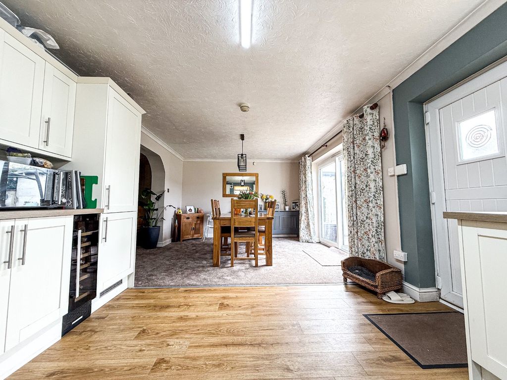 Property photo 3 of 16 50260610