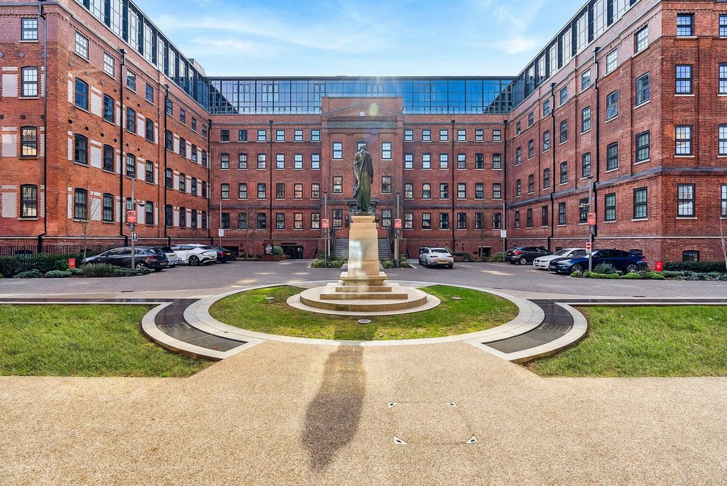 Property photo 1 of 25