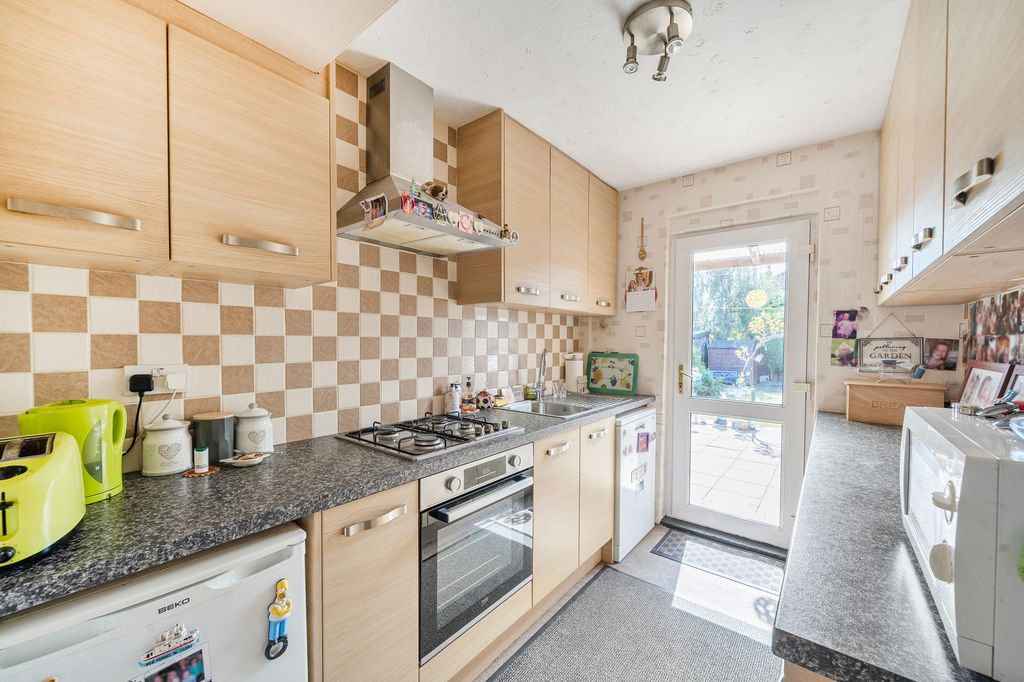 Property photo 2 of 19