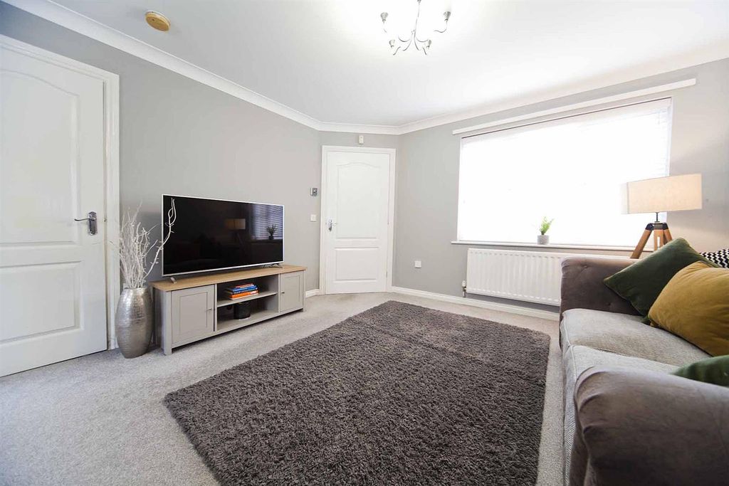 Property photo 2 of 21