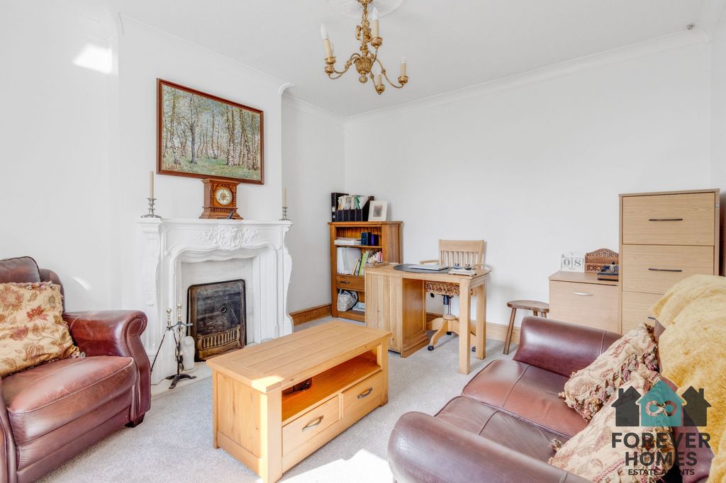 Property photo 2 of 21