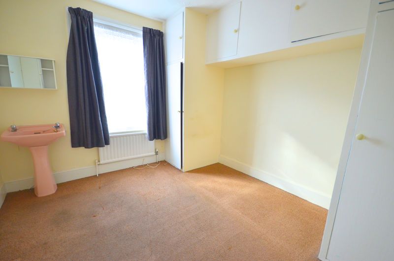 Property photo 3 of 9 Photo 5