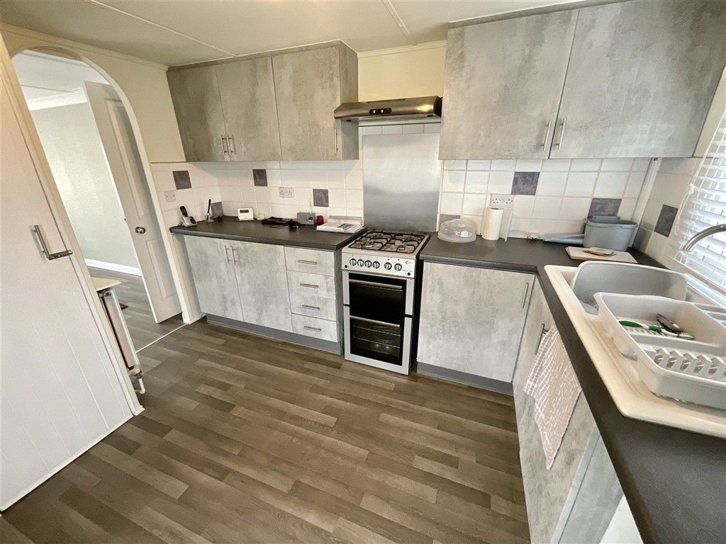 Property photo 1 of 7 Kitchen