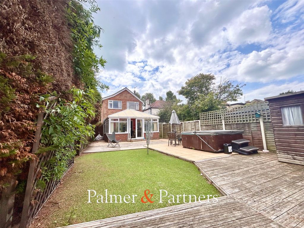 Property photo 3 of 17 Picture No. 06