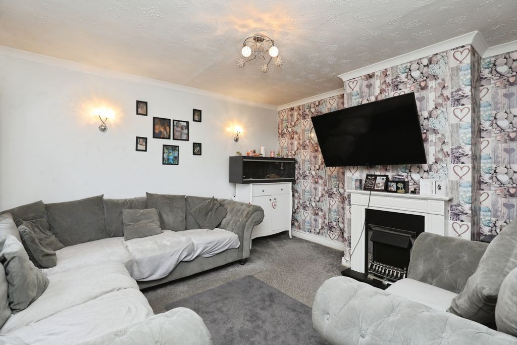 Property photo 2 of 22