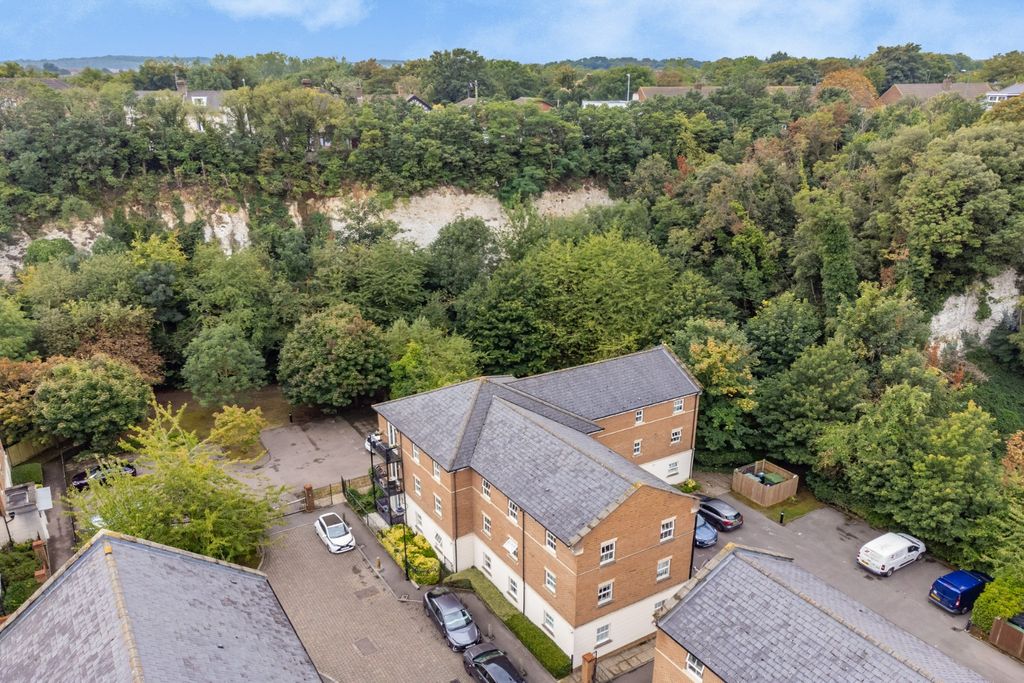 Property photo 1 of 16 3559520