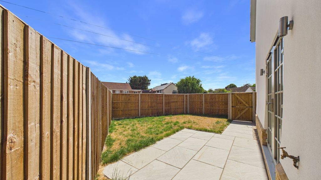 Property photo 3 of 13