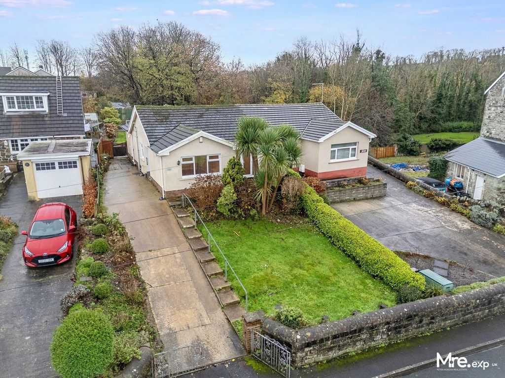 Property photo 1 of 31