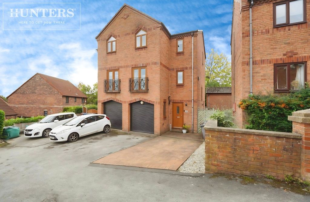 Property photo 1 of 21 Pbox-Img.Jpeg