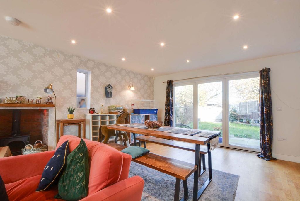 Property photo 3 of 21 Dining Area