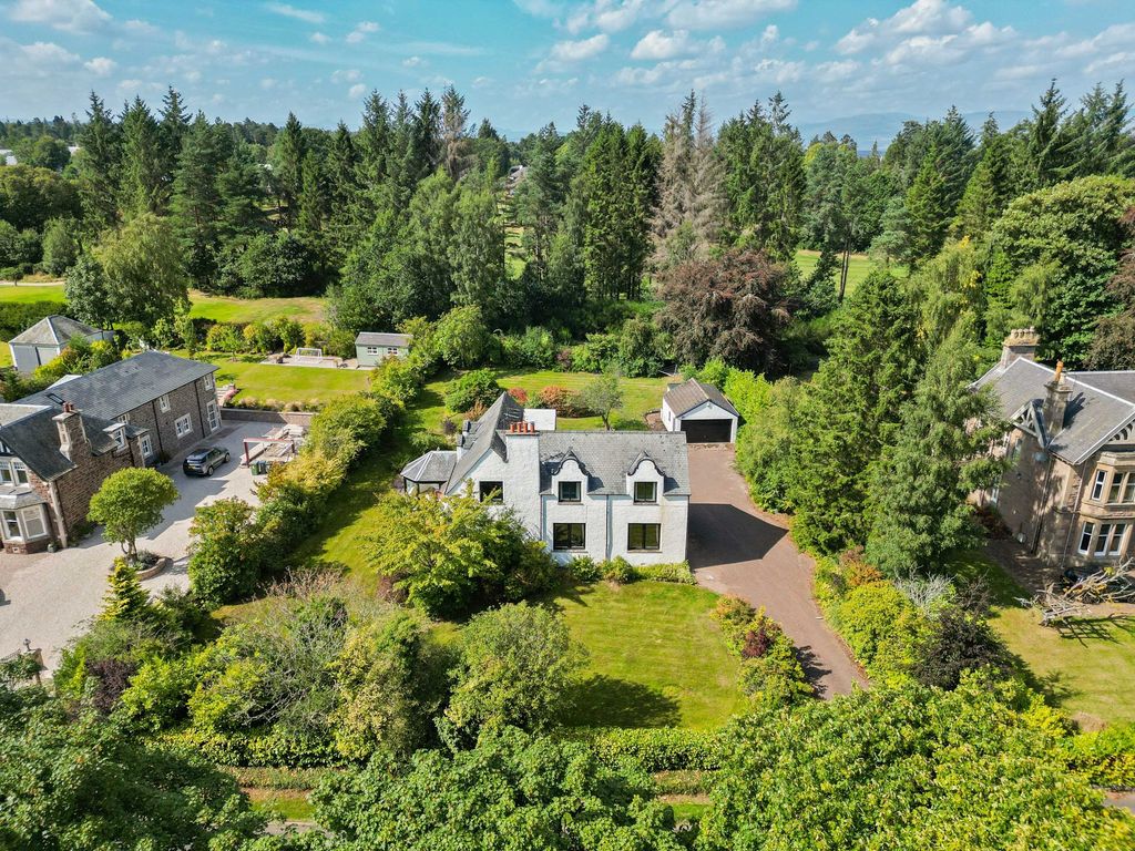 Property photo 1 of 33