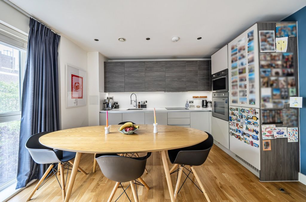 Property photo 3 of 18 1484883-13-6A427B...