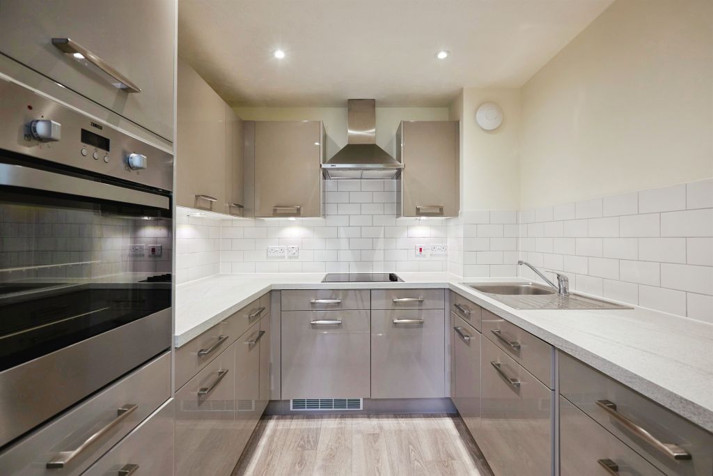 Property photo 2 of 13