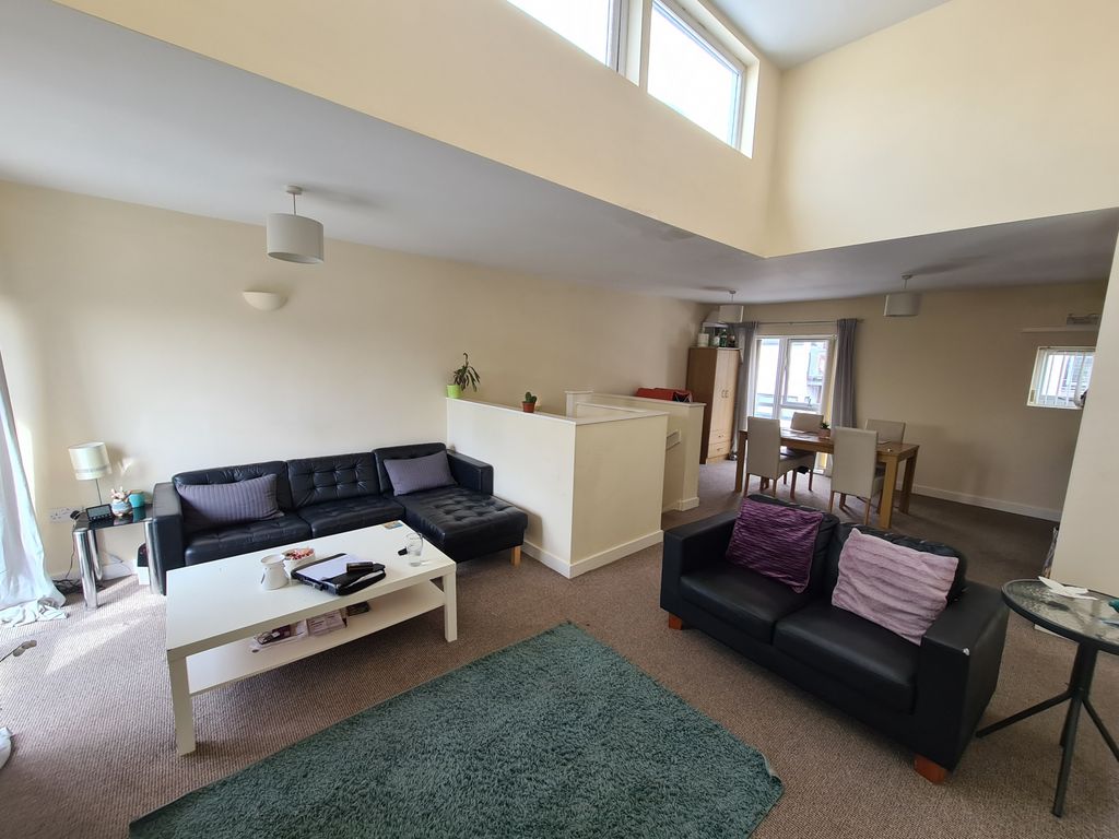 Property photo 3 of 18 Gallery