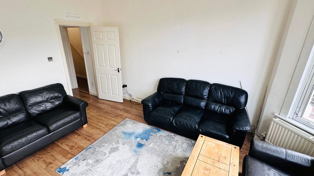 Property photo 3 of 19 Picture No. 14