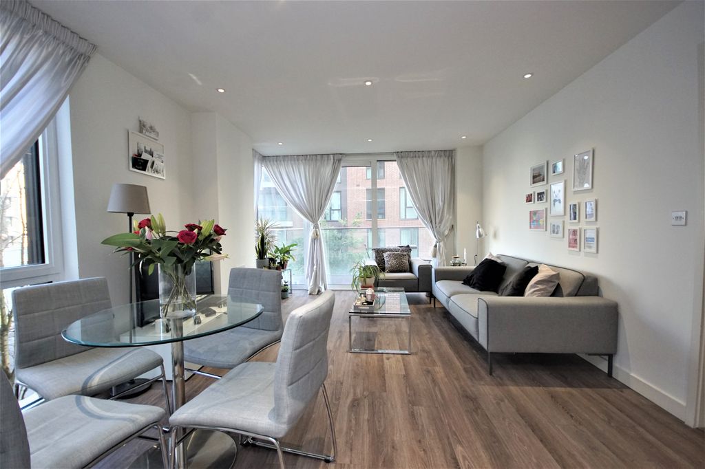 Property photo 2 of 7