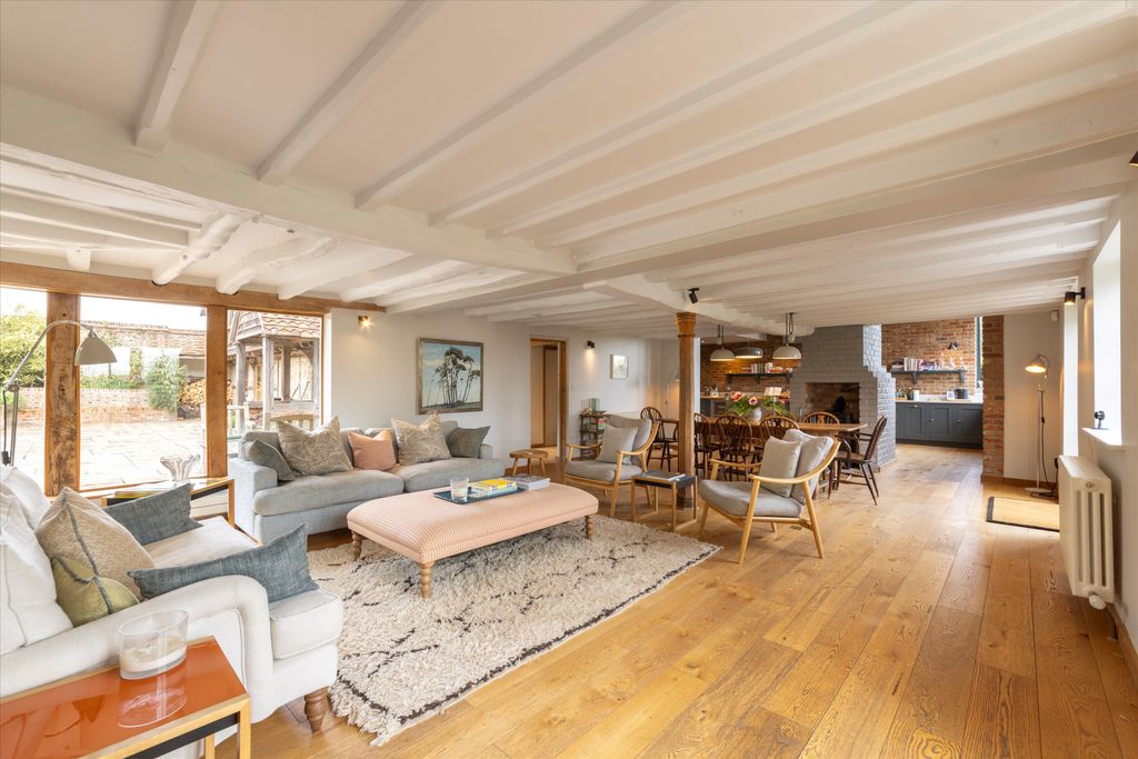 Property photo 3 of 27 Image