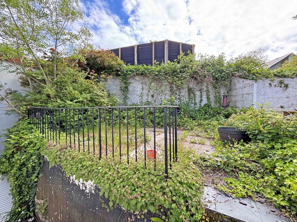 Property photo 2 of 7 Photo 2