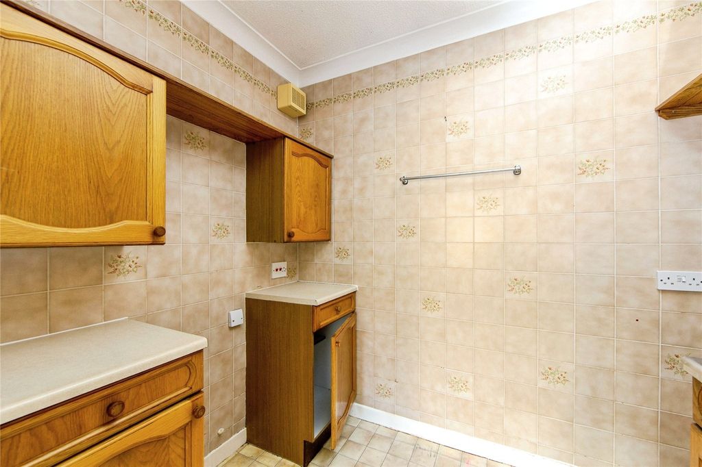 Property photo 2 of 12 Kitchen