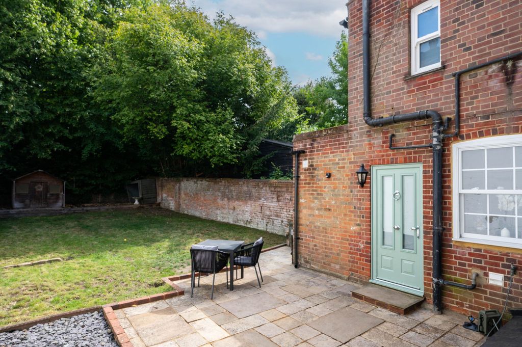 Additional image 16 of 2 bed maisonette for saleWaterden Road, Guildford GU1