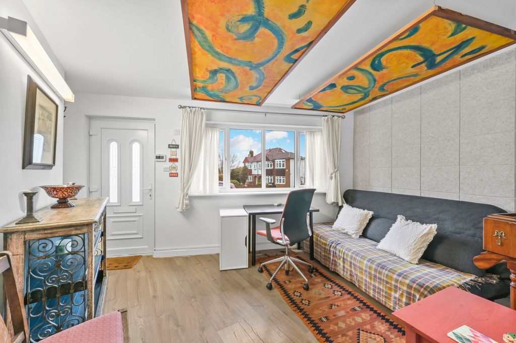 Property photo 2 of 10 Picture No. 11