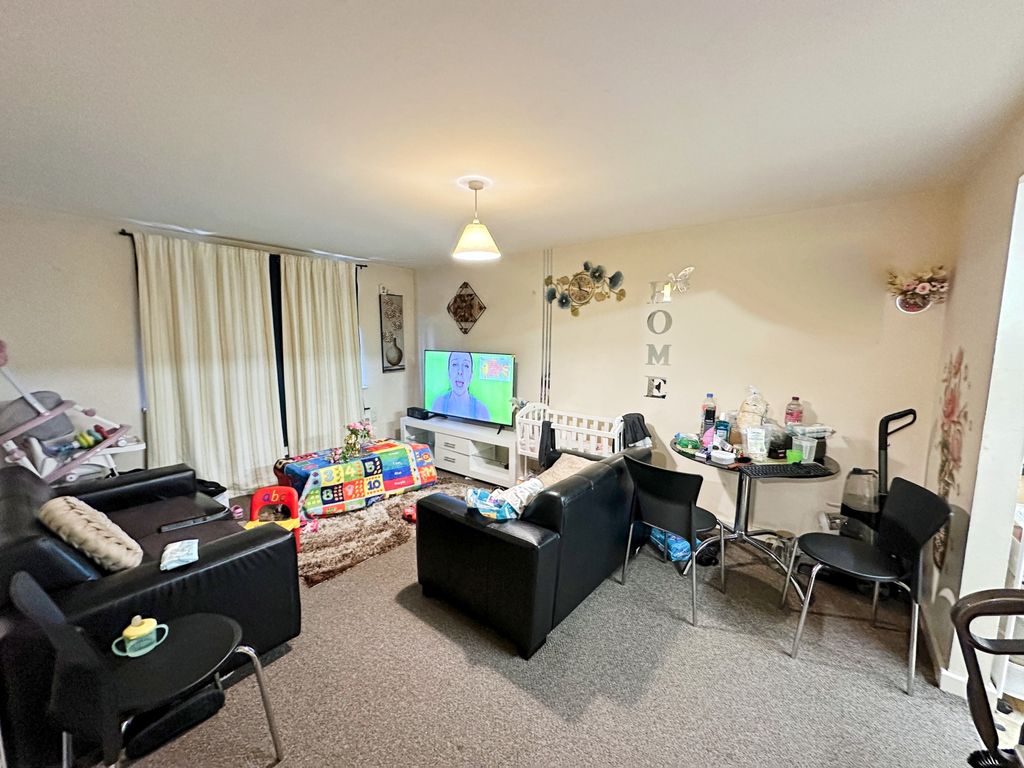 Property photo 2 of 19