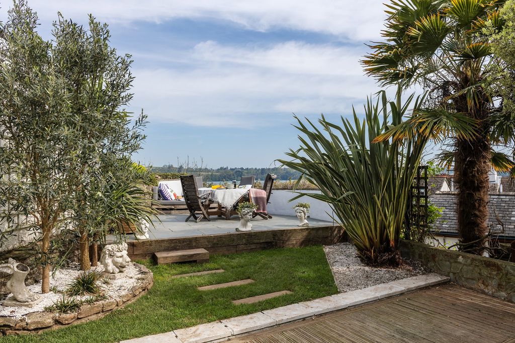 Property photo 2 of 16 Garden Crooks Cottage, Dittisham