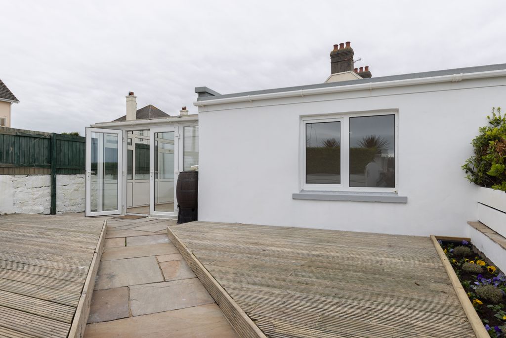 Property photo 3 of 20