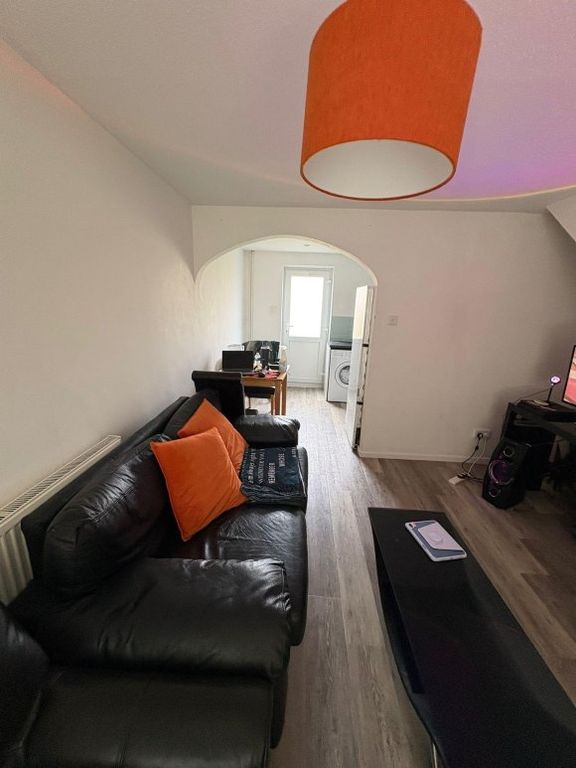 Property photo 3 of 18 9670743.Jpg