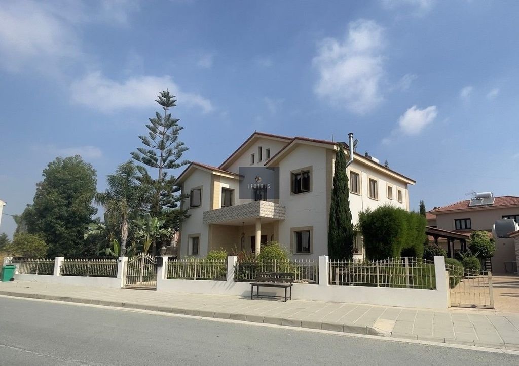 Property photo 1 of 30